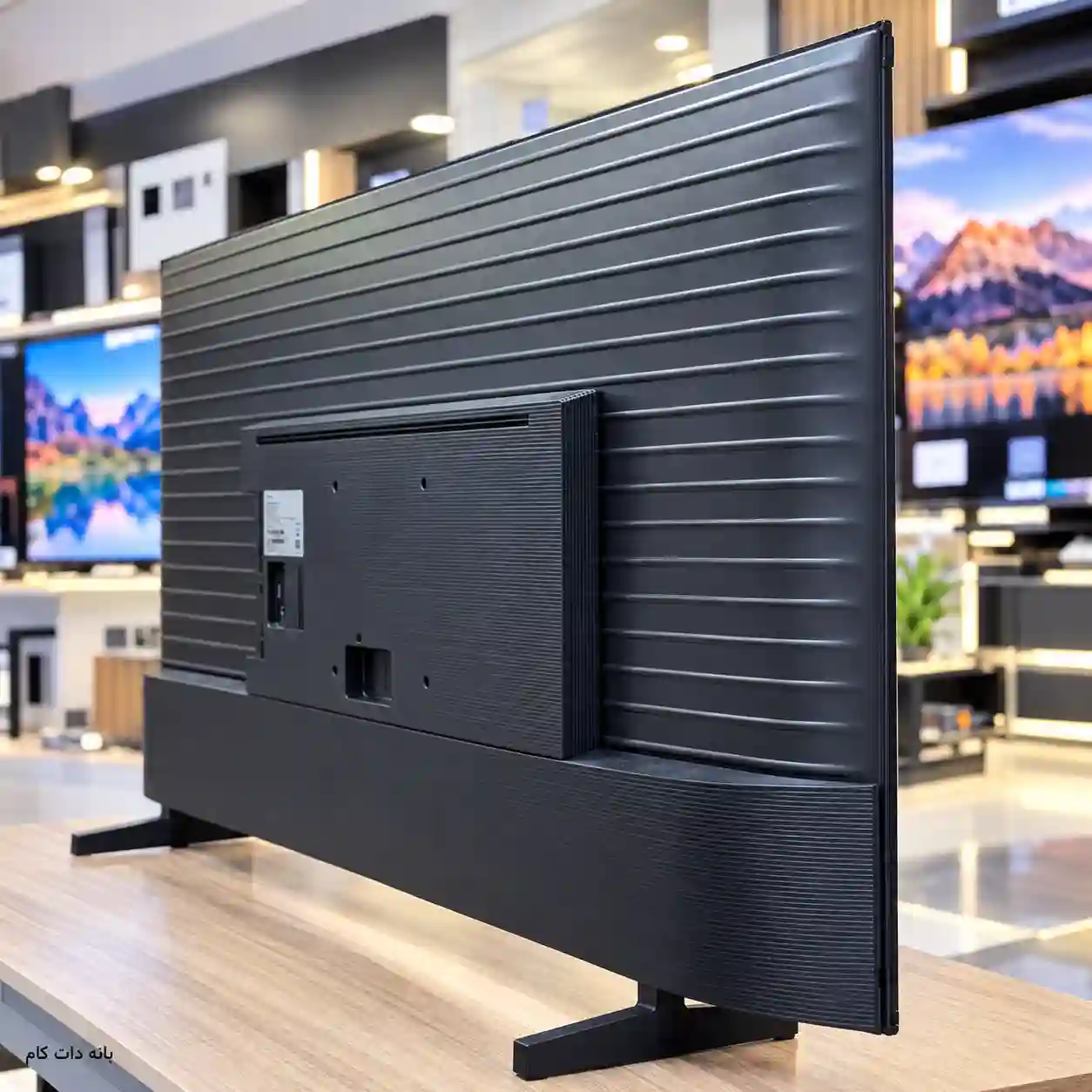پشت تلویزیون سامسونگ 50U8000F